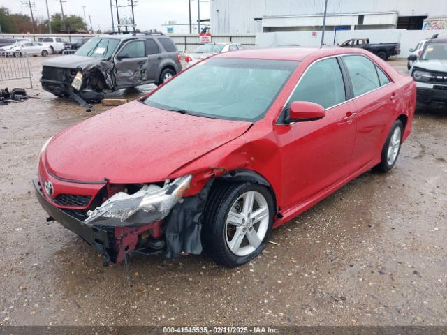 4T1BF1FK0EU734672 Toyota CAMRY SE