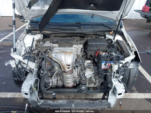 4T1BF1FK0GU123625 Toyota CAMRY SE