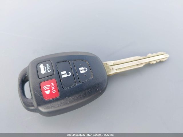 4T1BF1FK0GU123625 Toyota CAMRY SE