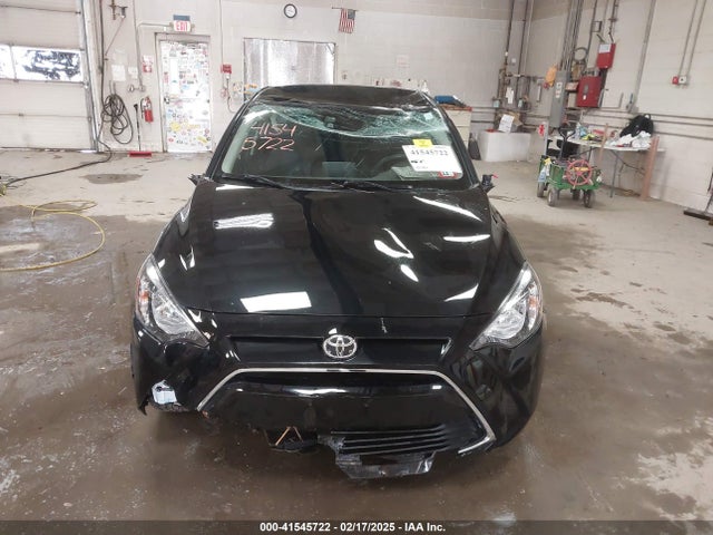 3MYDLBYV5HY152461 Toyota YARIS IA