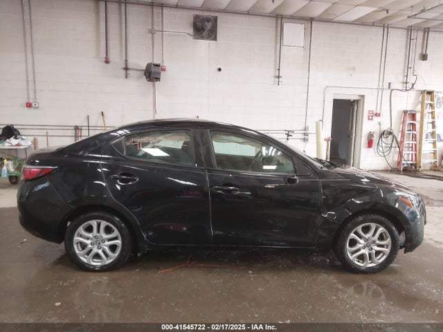 3MYDLBYV5HY152461 Toyota YARIS IA