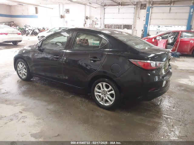 3MYDLBYV5HY152461 Toyota YARIS IA