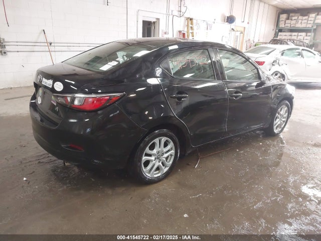 3MYDLBYV5HY152461 Toyota YARIS IA