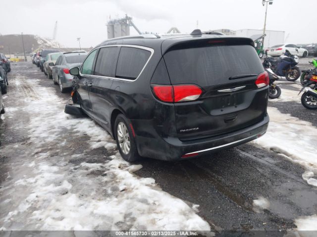2019 CHRYSLER PACIFICA 2C4RC1BG2KR715353 Photo 2