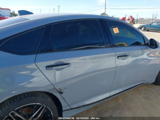 1HGCV3F94MA014054 Honda Accord Hybrid Touring