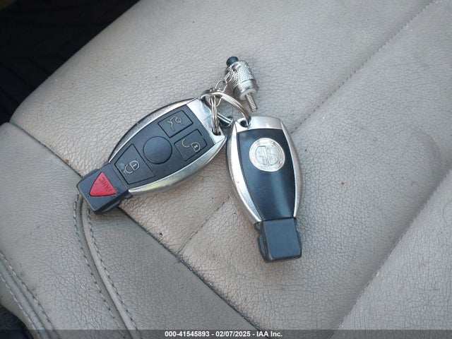41545893 :رقم المزاد ، WDDKJ5GBXBF094758 vin ، 2011 Mercedes-benz E 350 مزاد بيع