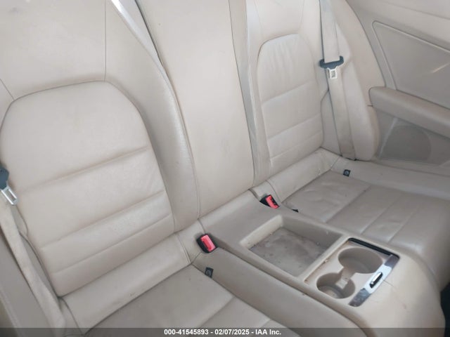 41545893 :رقم المزاد ، WDDKJ5GBXBF094758 vin ، 2011 Mercedes-benz E 350 مزاد بيع