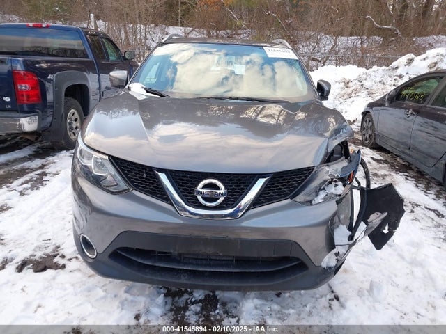 JN1BJ1CR9HW131896 Nissan Rogue Sport Sv