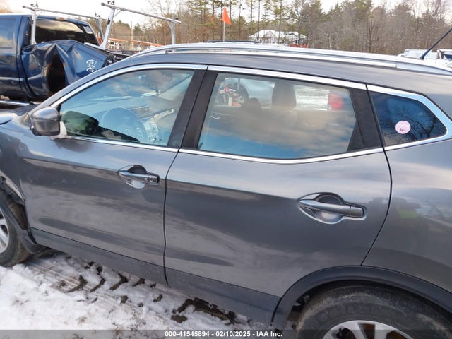 JN1BJ1CR9HW131896 Nissan Rogue Sport Sv