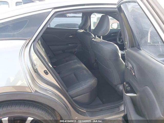 JTDAFAAF2R3006373 Toyota Crown Platinum