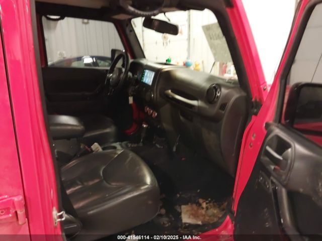 1C4BJWEG5FL701087 Jeep Wrangler Unlimited Sahara