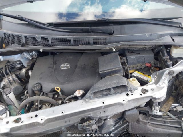 5TDYZ3DC6HS809784 Toyota Sienna Xle/limited