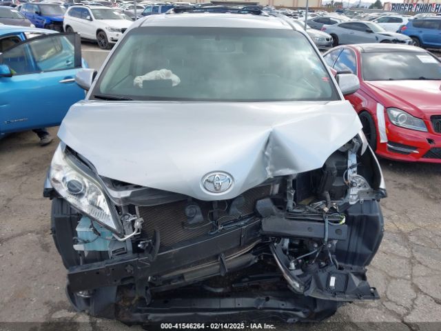 5TDYZ3DC6HS809784 Toyota Sienna Xle/limited