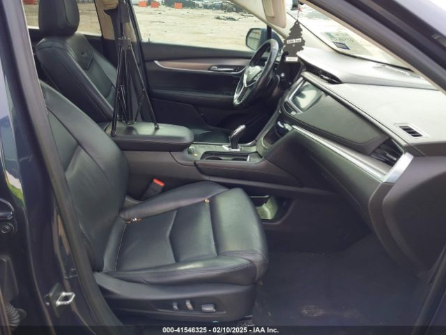 1GYKNCRS3JZ142575 Cadillac XT5 LUXURY