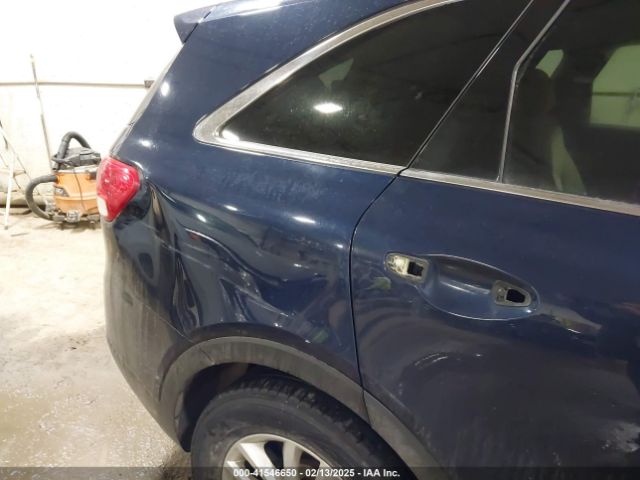 5XYPGDA59HG195257 KIA Sorento 3.3l Lx