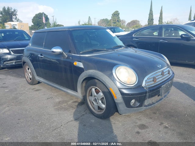 2008 MINI COOPER WMWMF335X8TU64252 Photo 0