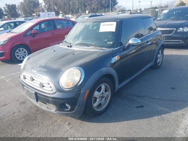 2008 MINI COOPER WMWMF335X8TU64252 Photo 1