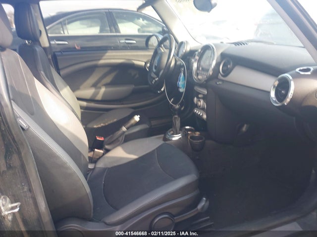 2008 MINI COOPER WMWMF335X8TU64252 Photo 4