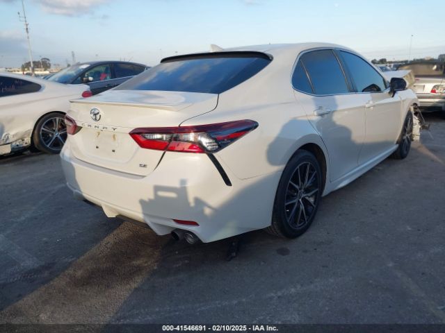 2022 TOYOTA CAMRY 4T1G11AKXNU017689 Photo 3