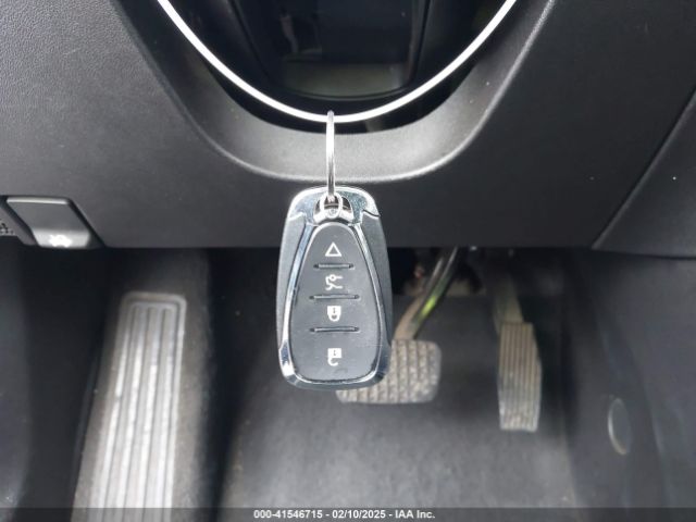 2GNAXJEV1J6129715 Chevrolet EQUINOX LT