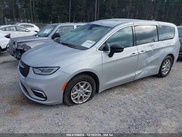 Chrysler Pacifica Touring L 2024 2C4RC1BG7RR129502 Image 2
