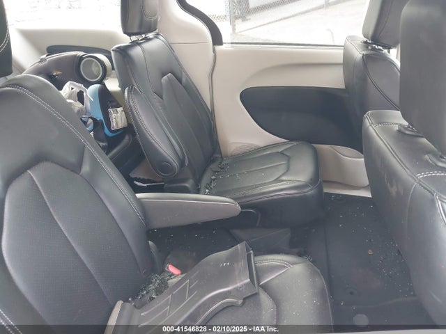 Chrysler Pacifica Touring L 2024 2C4RC1BG7RR129502 Image 8