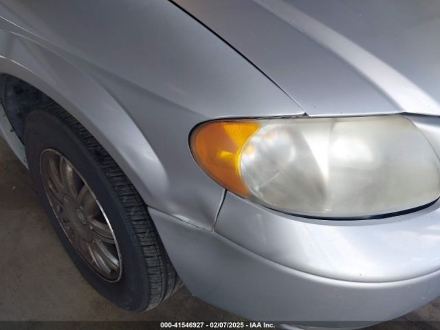 2004 CHRYSLER TOWN & COUNTRY 2C8GT64L24R514861 Photo 5