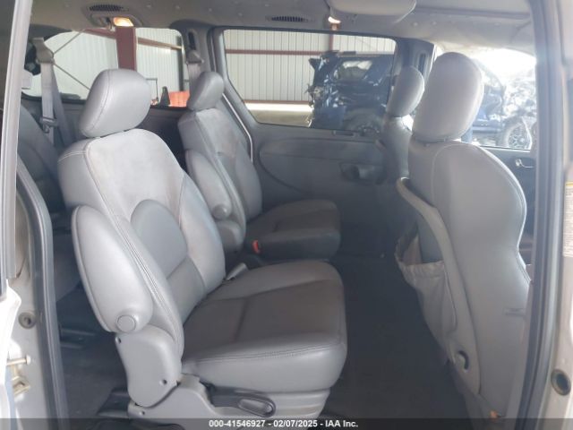 2004 CHRYSLER TOWN & COUNTRY 2C8GT64L24R514861 Photo 7