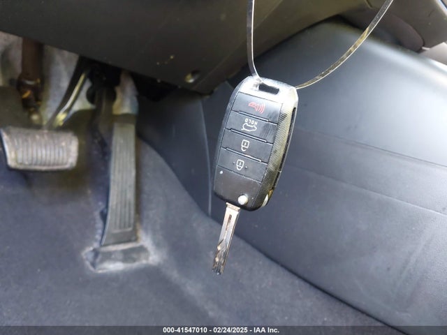 KIA Soul 2015 KNDJN2A2XF7789632 Image 11