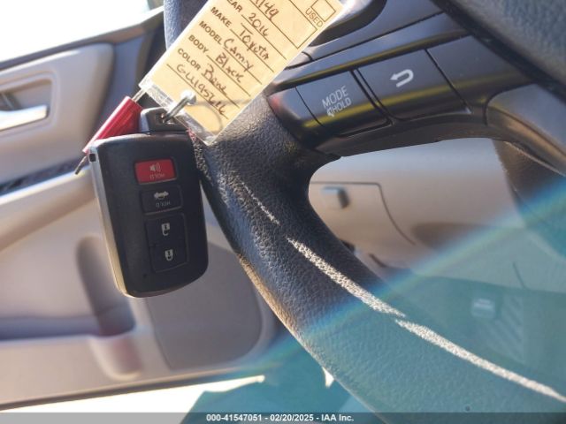 4T1BD1FKXGU195616 Toyota Camry Hybrid Le