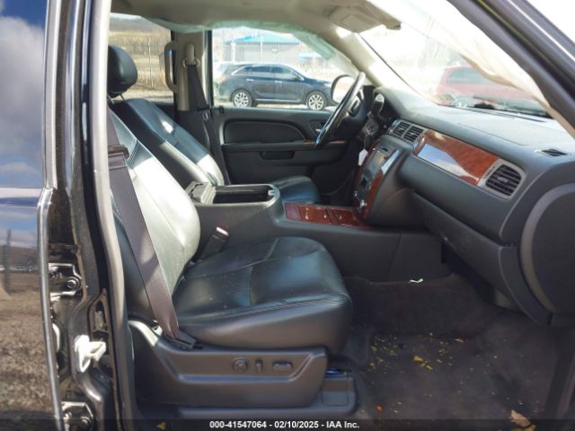 1GNSKKE70ER137678 Chevrolet Suburban 1500 Ltz