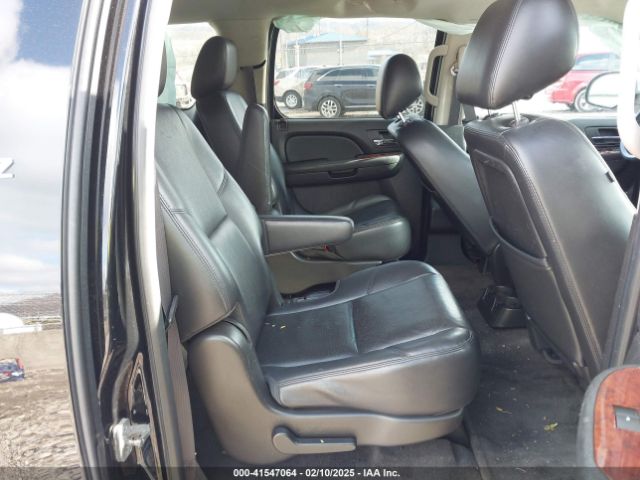 1GNSKKE70ER137678 Chevrolet Suburban 1500 Ltz