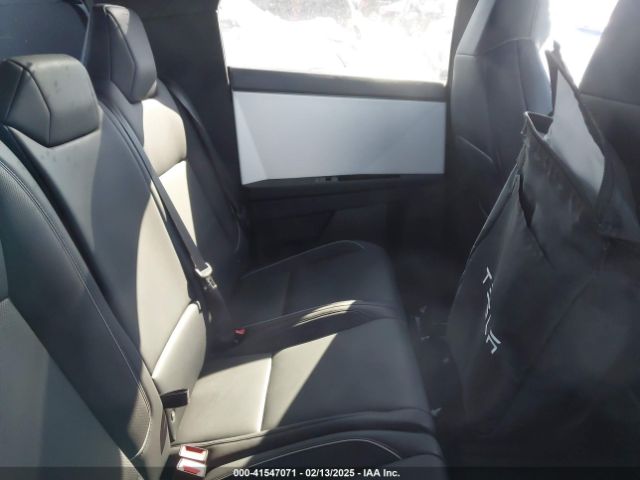 7G2CEHED5RA033304 Tesla Cybertruck