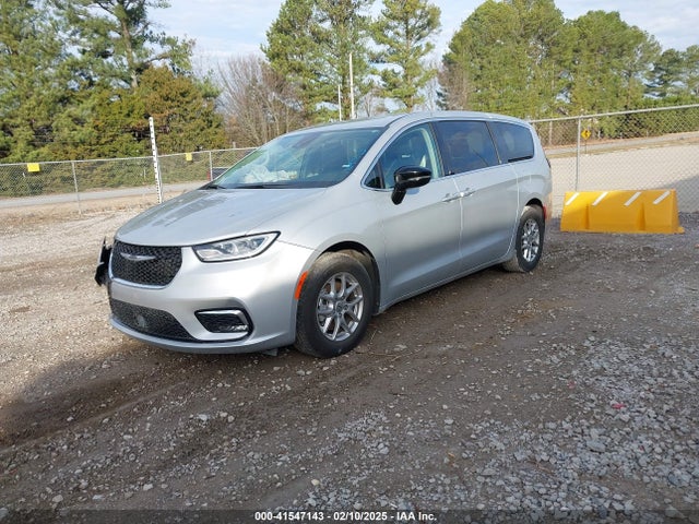 Chrysler Pacifica Touring L 2024 2C4RC1BGXRR148464 Image 2