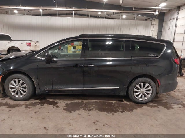 Chrysler Pacifica Touring-l 2017 2C4RC1BG0HR627409 Image 14