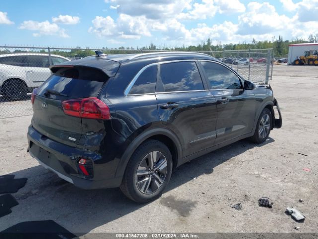 KNDCB3LC1M5476071 KIA Niro Lxs