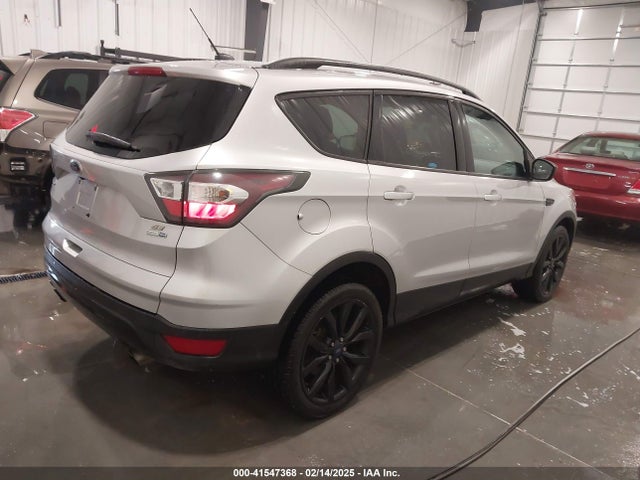 1FMCU9GD9HUA03980 Ford ESCAPE SE