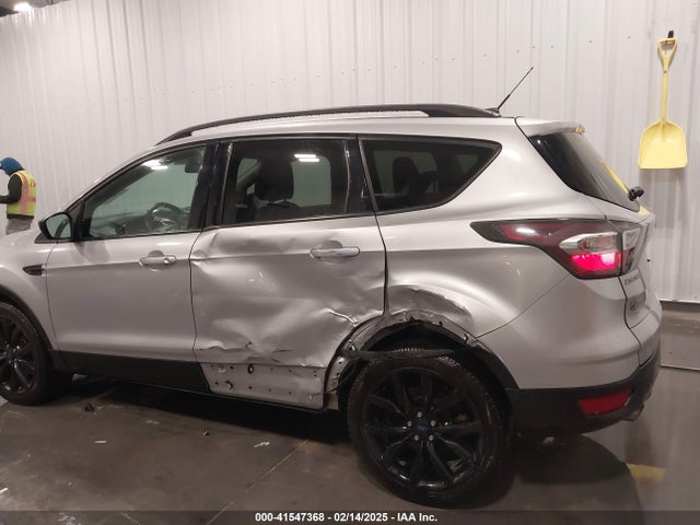 1FMCU9GD9HUA03980 Ford ESCAPE SE