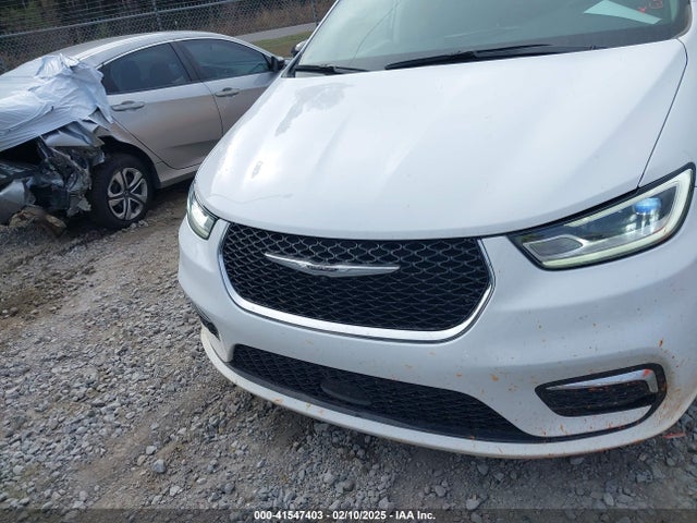 Chrysler Pacifica Touring L 2024 2C4RC1BG4RR120210 Image 13