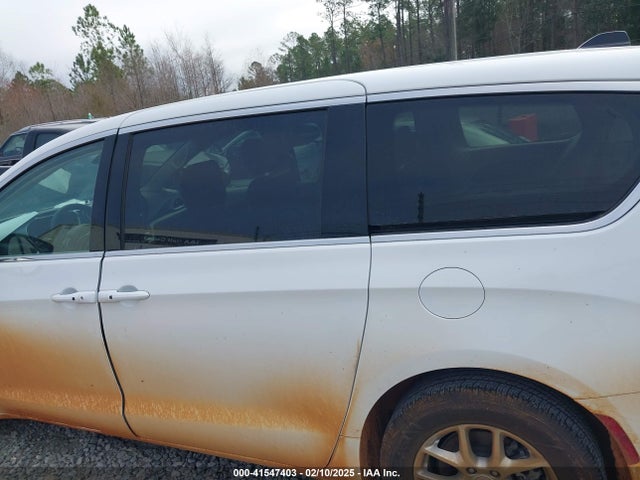 Chrysler Pacifica Touring L 2024 2C4RC1BG4RR120210 Image 15