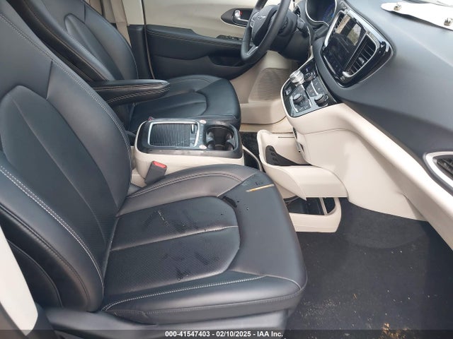 Chrysler Pacifica Touring L 2024 2C4RC1BG4RR120210 Image 5