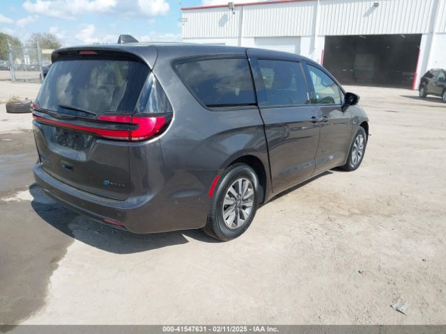 2022 CHRYSLER PACIFICA HYBRID 2C4RC1L75NR173572 Photo 3