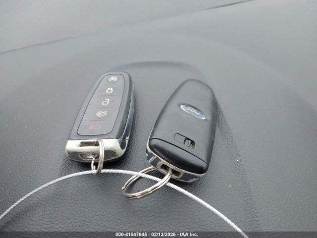 1FMCU9J9XEUA30654 Ford Escape Titanium