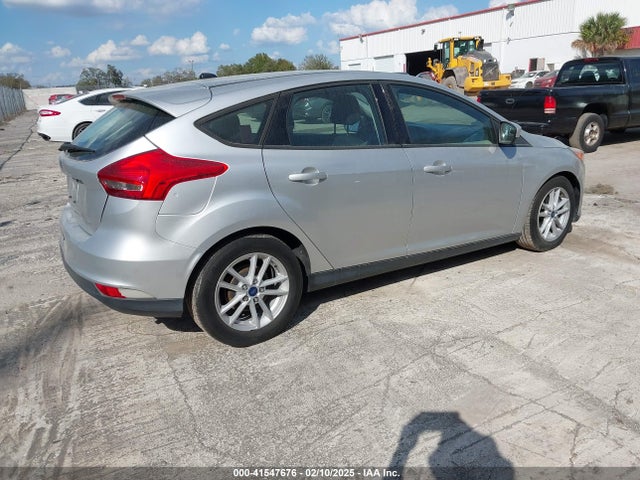 Ford FOCUS SE 2018 1FADP3K22JL207752 Image 4