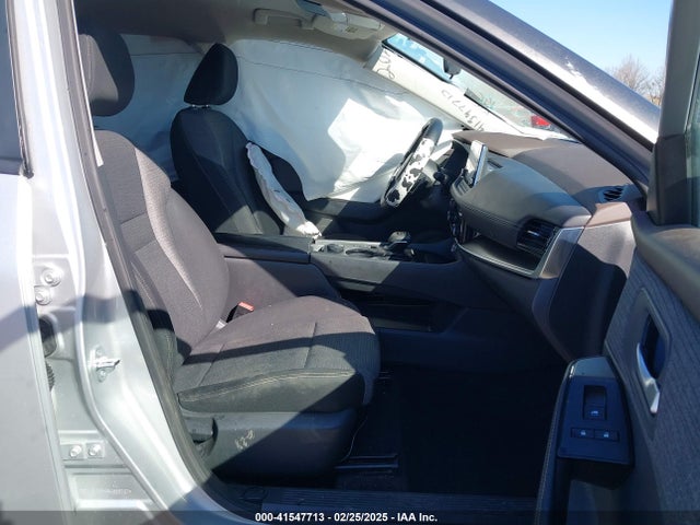 5N1BT3BB6NC693707 Nissan Rogue Sv Intelligent Awd