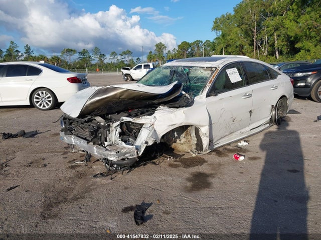 1HGCV2F9XNA007525 Honda Accord Touring