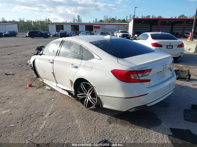 1HGCV2F9XNA007525 Honda Accord Touring