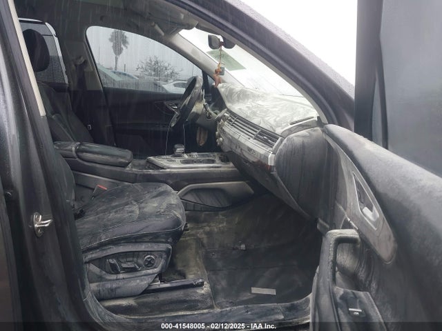 WA1LHAF75KD024767 Audi Q7 45 Premium