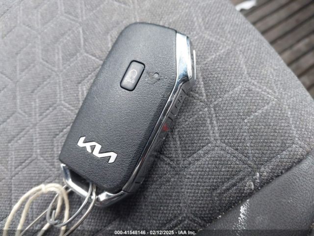KNDEUCAA8R7548416 KIA SELTOS S