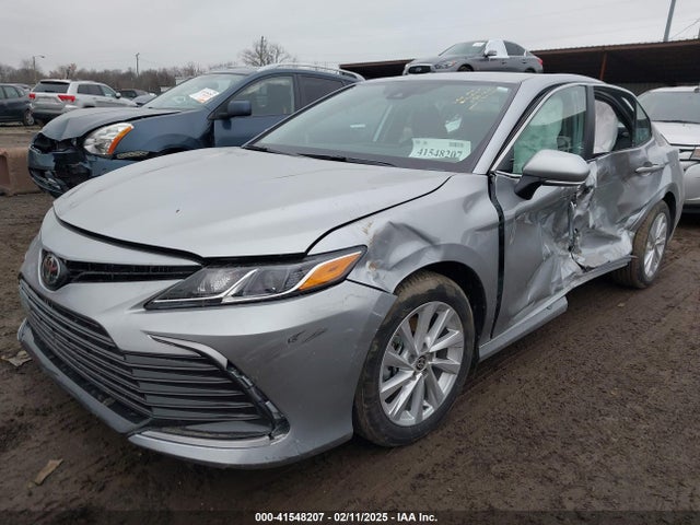 Toyota CAMRY LE 2024 4T1R11AK9RU906367 Image 2